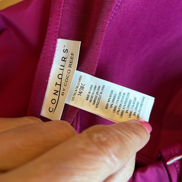 Contour coco reef agate ruffled  bandeau swim suit one piece bra size fuschia - Picture 6 of 10